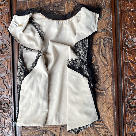 Lace top - Picture 4 of 6